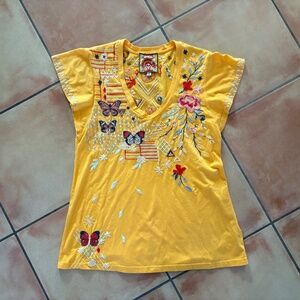 Beautiful Johnny Was Embroidered Yellow Cotton Tee Shirt Top Size M
